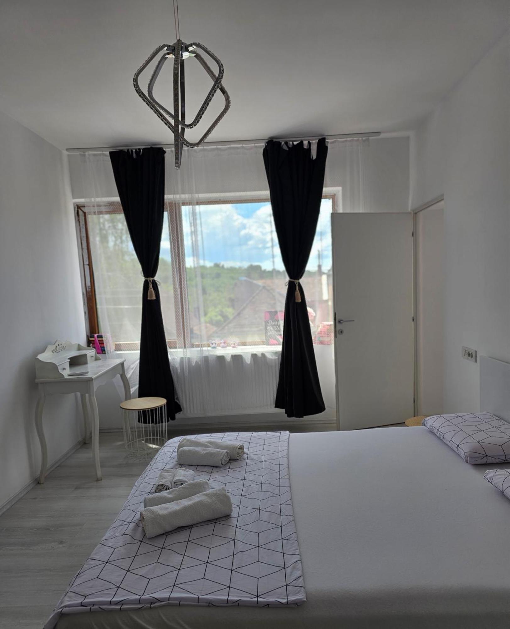 Family Vila Oravita Ngoại thất bức ảnh